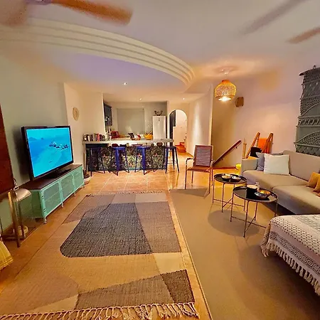 Roque-house Адехе